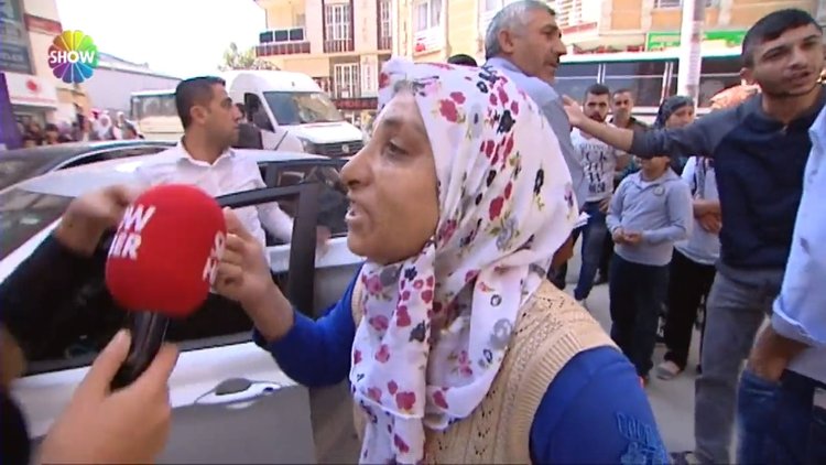 Karnı burnunda sokakta kaldı!