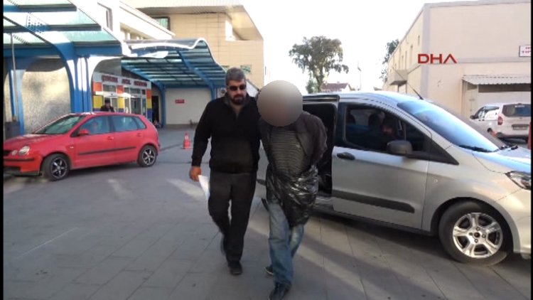 Mahkemeye beline bağladığı poşetle gitti