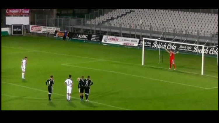 Futbol sahalarında böyle penaltı görülmedi