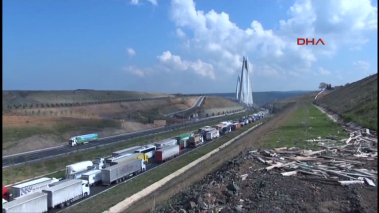 Yavuz Sultan Selim Köprüsü'nde trafik felç