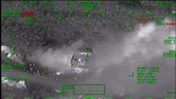 Lice'de PKK'nın bomba yüklü 3 aracını helikopterler imha etti