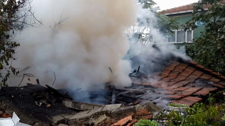 Eyüp'te yangın paniği