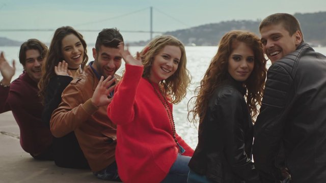 Arkadaşlar İyidir Dizisi Tanıtım Fragmanı izle Arkadaşlar İyidir Dizisi Tanıtım Fragmanı izle