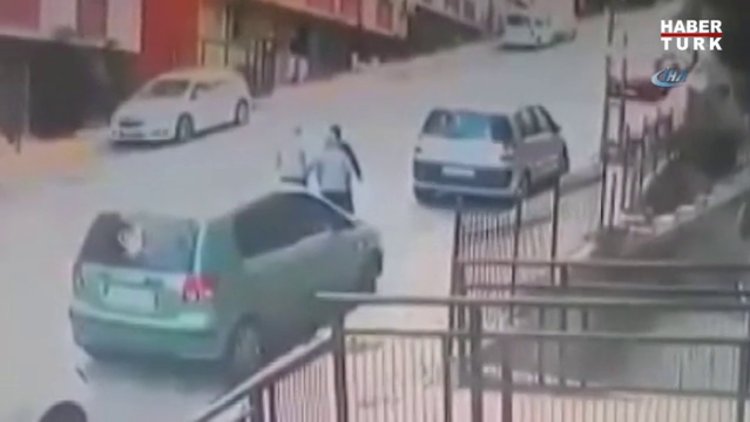 Kontrolden çıkan kepçe az kalsın faciaya neden oluyordu