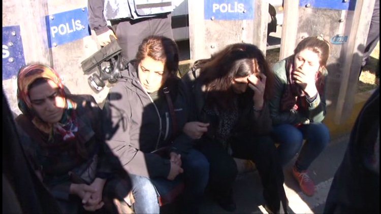 DBP Eş Genel Başkanı Sebahat Tuncel gözaltına alındı