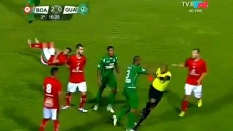 Kırmızı kart görünce deliye döndü!