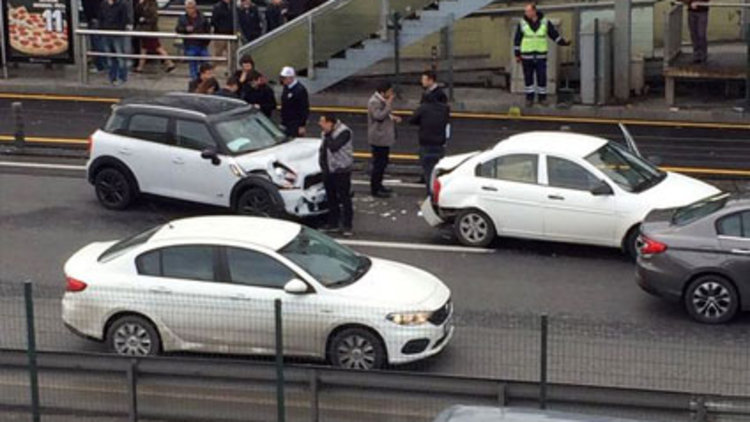 İstanbul'da 'saygı duruşu' kazası