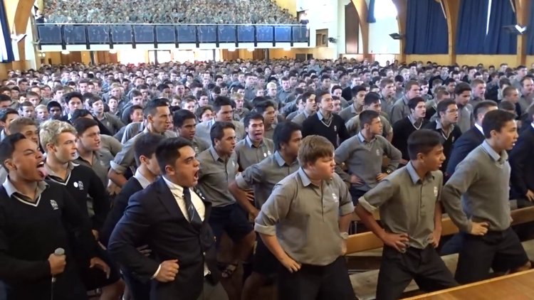 Öğretmenlerini böyle uğurladılar!