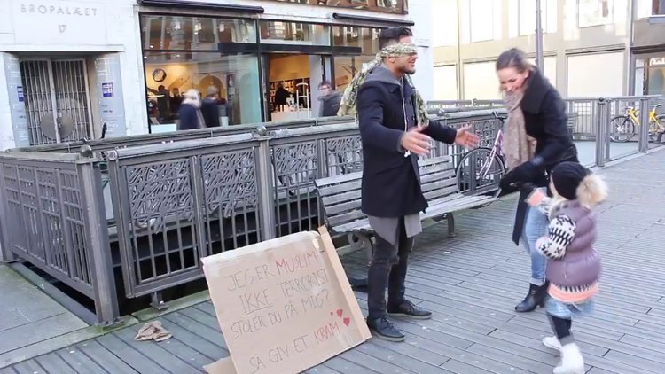 "Müslümanım ve insanlar bana "Terörist" diyor!"