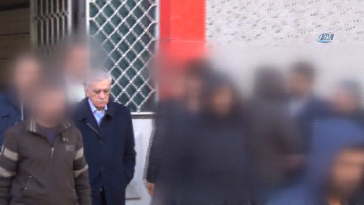 Gözaltına alınan Ahmet Türk böyle görüntülendi