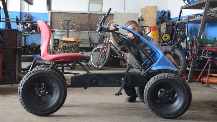 Torna atölyesinde pedallı atv üretti