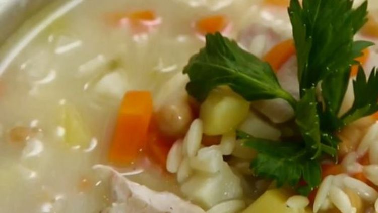 Tavuklu Nohutlu Kereviz Çorbası Tarifi
