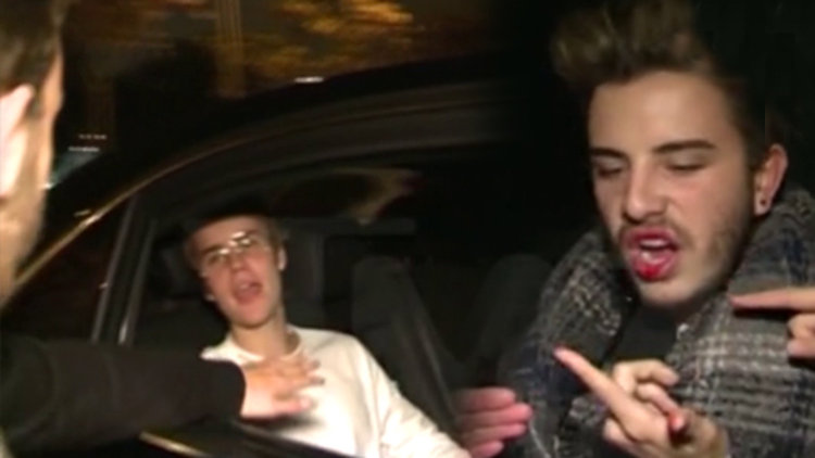 Justin Bieber hayranını yumrukladı