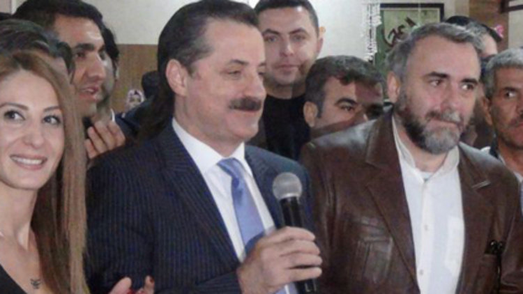 Bakan Çelik'ten türkülü açılış