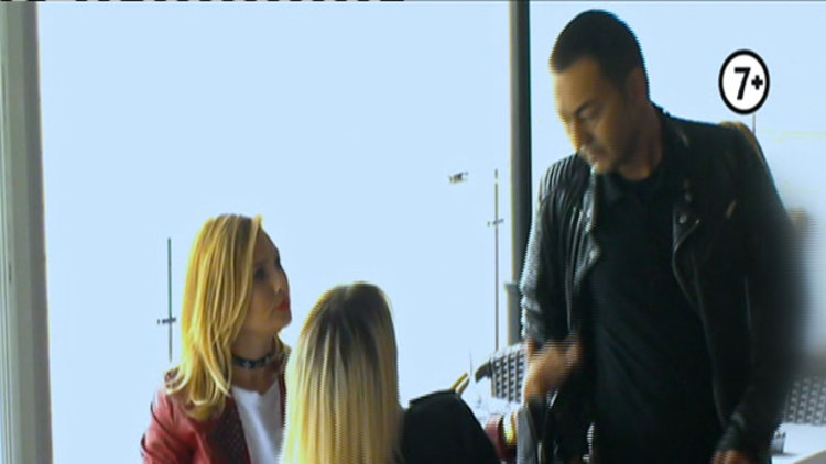 Serdar Ortaç kendini zor tuttu!