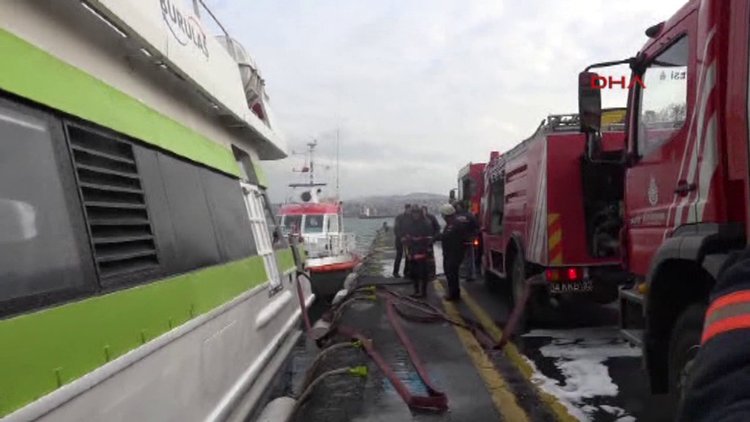 Sirkeci'de BUDO'ya ait deniz otobüsünde yangın