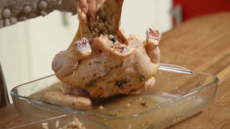 İç Pilavlı Tavuk Dolması Tarifi