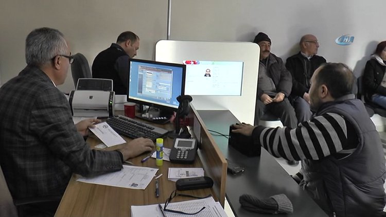 Yeni kimlik kartı yoğunluğu