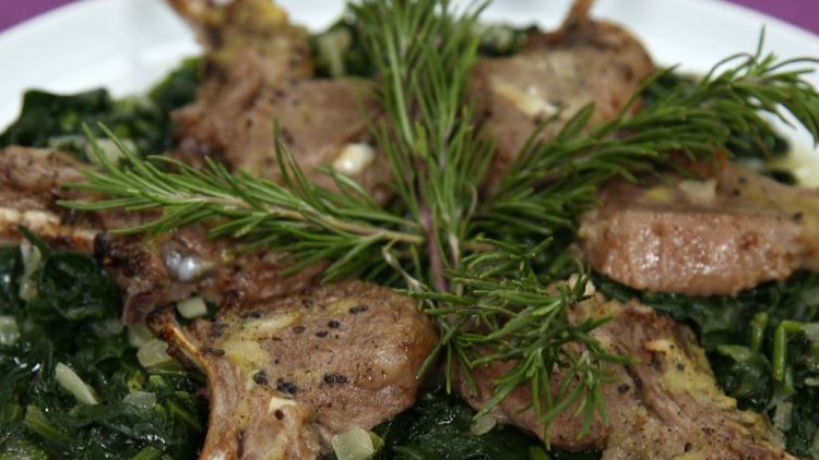 Ispanak Yatağında Kivi Soslu Kuzu Pirzola Tarifi