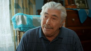 Hasan Efendi, kendisine doğum günü sürprizi bekliyor ama evde öyle bir telaş olmadığını görünce çok üzülüyor