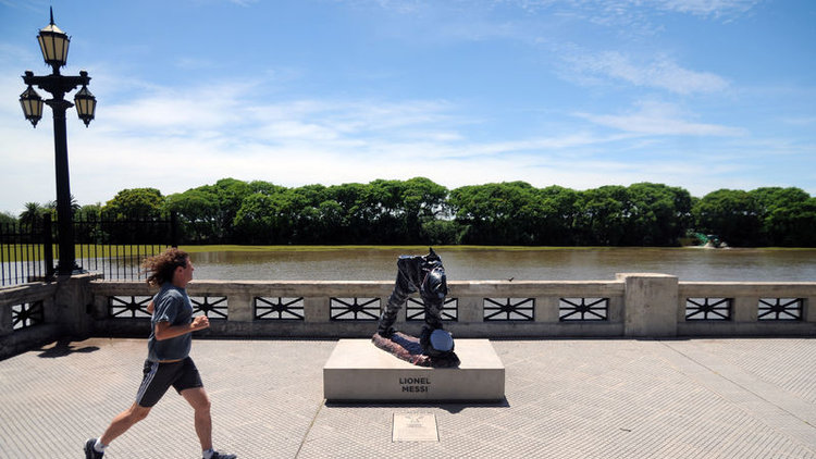 Messi'ye ülkesinden şok