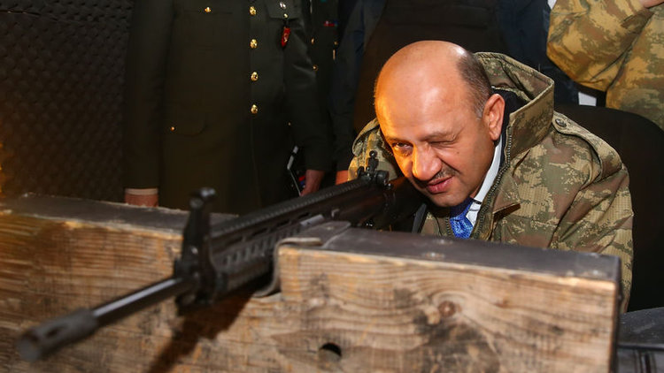 İlk atış Milli Savunma Bakanı'ndan