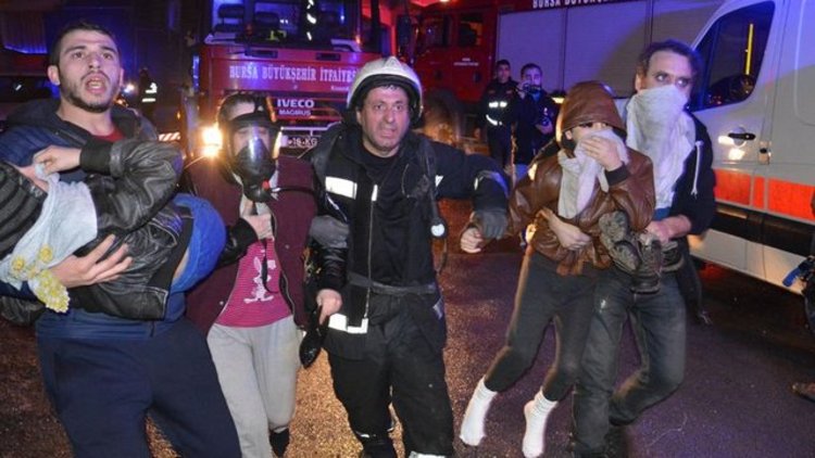 Bursa'da yangın: 10'u çocuk 17 kişi kurtarıldı