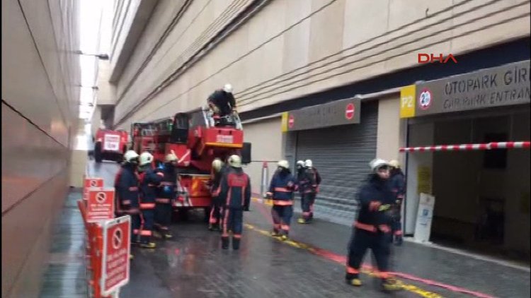 Levent'te AVM'de küçük çaplı yangın