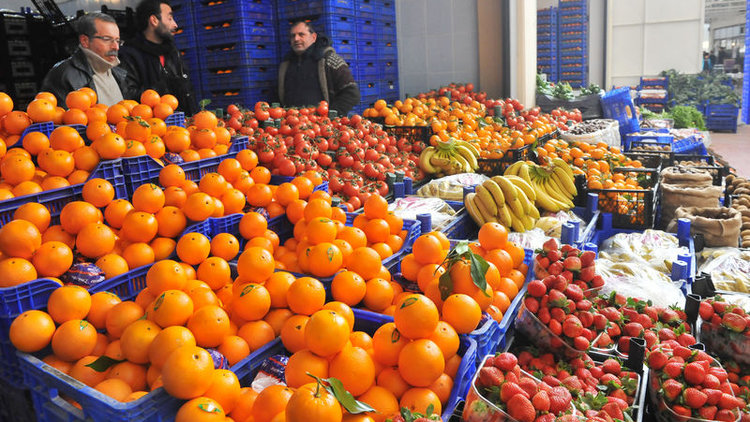 Çarşı ve pazarlarda fiyatlar uçtu