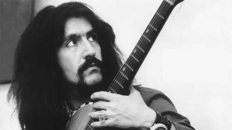 Barış Manço vefatının 18. yılında anılıyor