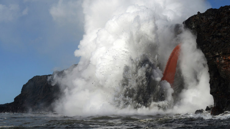 Hawaii'deki dev lav akışı böyle görüntülendi