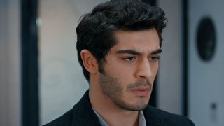 Hayat, Murat'a Sarsılmaz ailesinin çocuğu olmadığını söylüyor