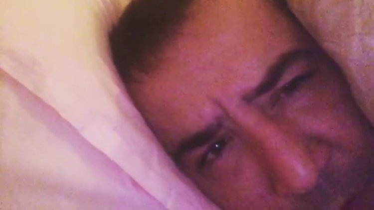 Ata Demirer'den "Sevgililer Günü"nde sevgilisi olmayanlara özel şarkı