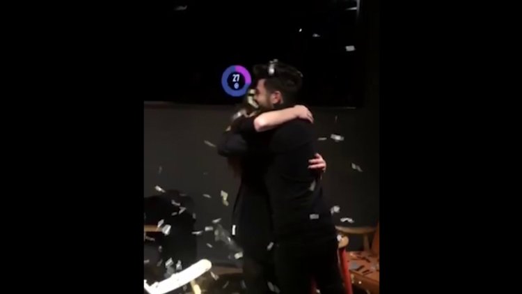 Rüzgar Erkoçlar'dan sevgilisine romantik evlilik teklifi