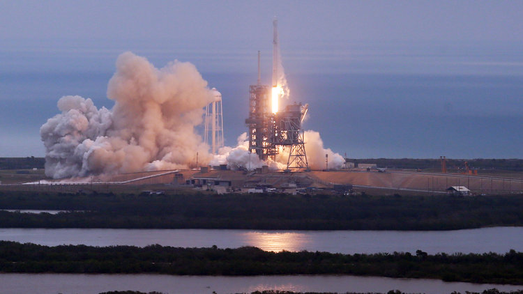 Falcon 9 roketi, NASA'nın tarihi rampasından fırlatıldı