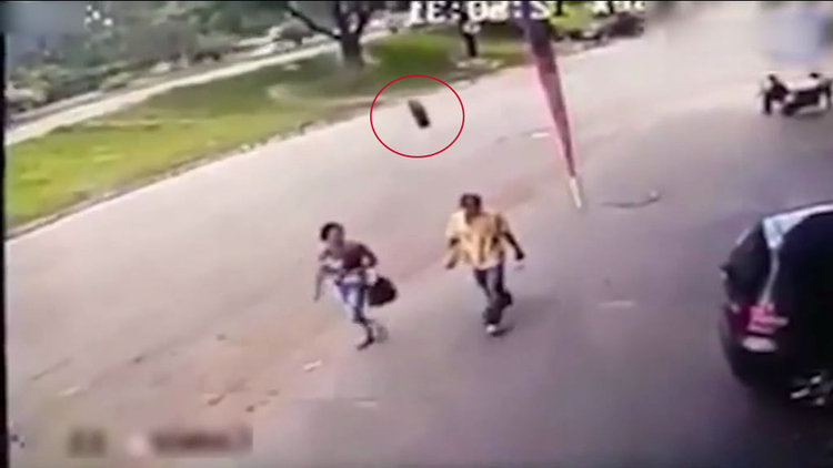 Lastik, adamı yere serdi