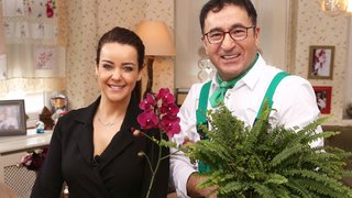 Nursel Ergin, mutfakta Düzce’den gelen konuğu Serpil Mert ile “Göbete” ve “Süzme Yoğurtlu Bulgur Köftesi” yapıyor