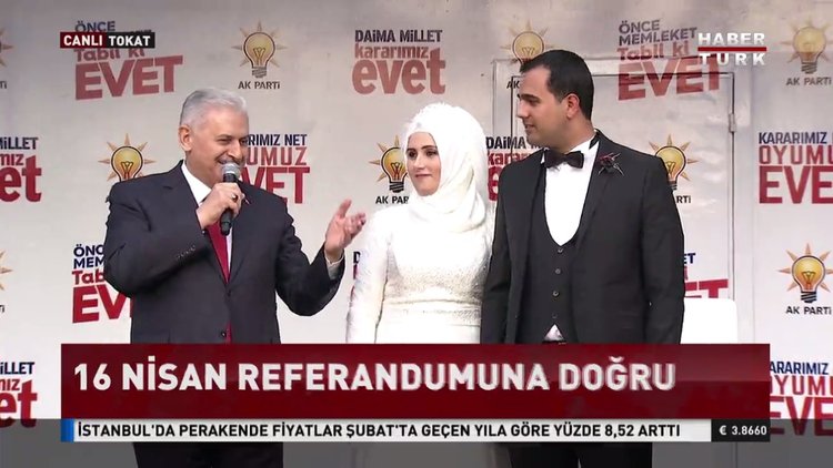 AK Parti mitinginde nikah kıyıldı