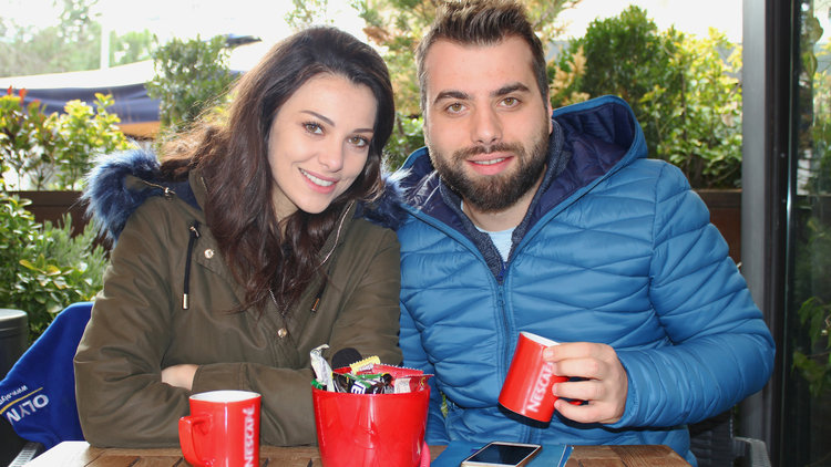 "Çirkin Kızım Diye Severlerdi"