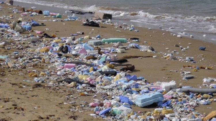 Kilyos plajına moloz döktüler