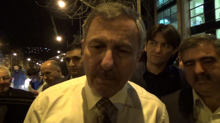 Selçuk Özdağ:"Liderlere darbe haberini ben verdim"