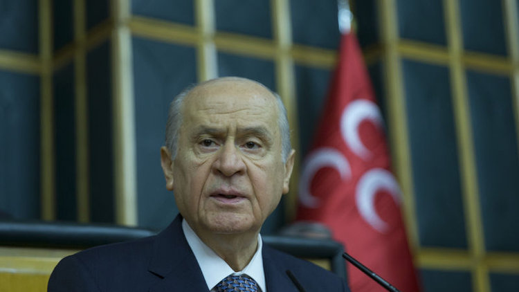 Bahçeli, başkanlık sistemine yeşil ışık yakmıştı