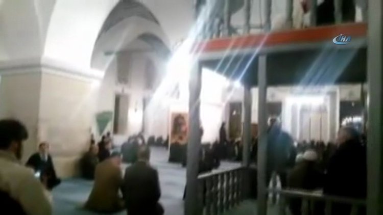 Cumhurbaşkanı Erdoğan, Nasrullah Camisinde Kur'an okudu