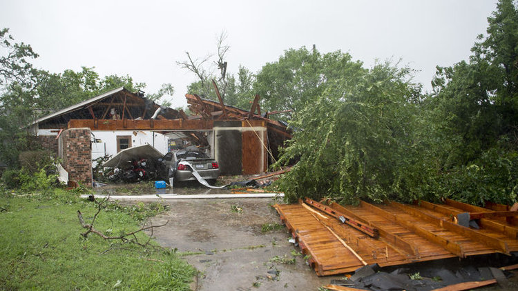 Onlarca ev yıkıldı