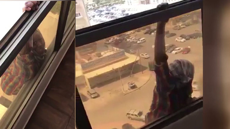 Düşmek üzere olan çalışanını kurtarmak yerine videoya çekti!