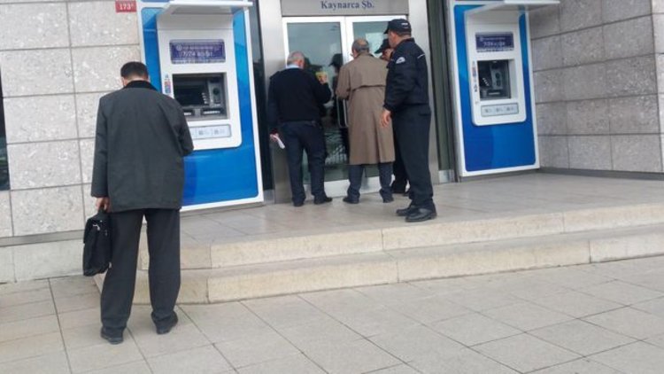 Pendik Kaynarca'da banka soygunu girişiminde 2 kişi yaralandı