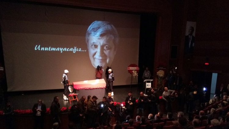 Halit Akçatepe için Caddebostan Kültür Merkezi'nde tören düzenleniyor