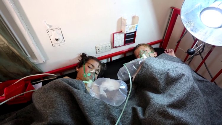 Esed kimyasal silahla saldırdı: 100'den fazla ölü