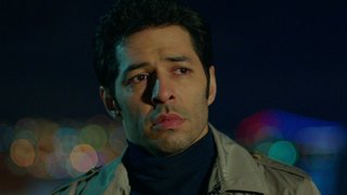 Kenan, annesinin günlüğünü okuyor!