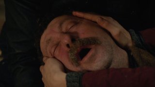 Kemal ve Bahar'ın yaptığı hırsızlığı öğrenen Hulusi'nin kalbi bu duruma dayanmıyor.